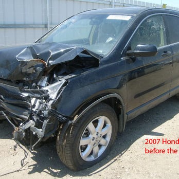 Dot Com Auto Center - 2007 Honda CRV before repair - Body Shops Near Me - Oakland, California Dot Com Auto Center - 2007 Honda CRV before repair - Body Shops Near Me - Oakland, California