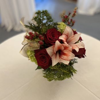 Blue Meadow Flowers - Christmas cocktail flowers for a small event - Florists Near Me - New York, New York Blue Meadow Flowers - Christmas cocktail flowers for a small event - Florists Near Me - New York, New York
