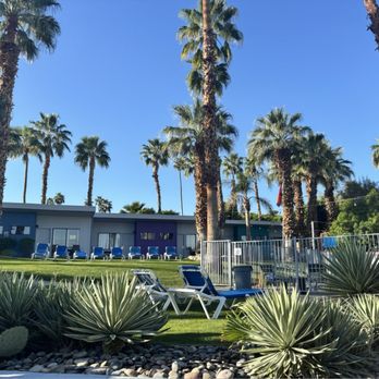 CCBC Resort Hotel - You can lay in bed, massage yourself, and watch beautiful men pass by. - Resorts Near Me - Cathedral City, California