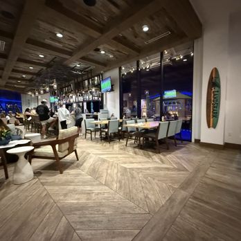 Fins Bar And Chill - Dining area - Bars Near Me - Pigeon Forge, Tennessee