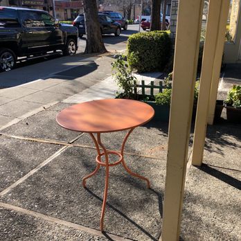 Thai Smile Cuisine - One lonely table for outdoor dining - Thai Near Me - San Rafael, California Thai Smile Cuisine - One lonely table for outdoor dining - Thai Near Me - San Rafael, California