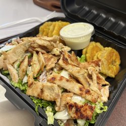 La Frontera Bakery - Grilled Chicken Salad w/ Tostones
