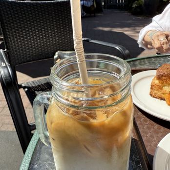 GARDENWORKS at Mandeville - Cafes Near Me - Burnaby, British Columbia