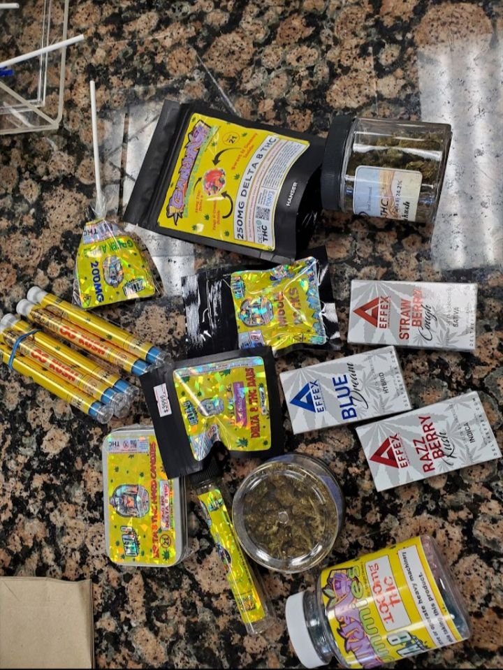 EASTWOODS DISCOUNT SMOKE SHOP Updated September 2024 2701 James St