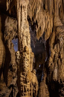 Crystal Onyx Cave by null