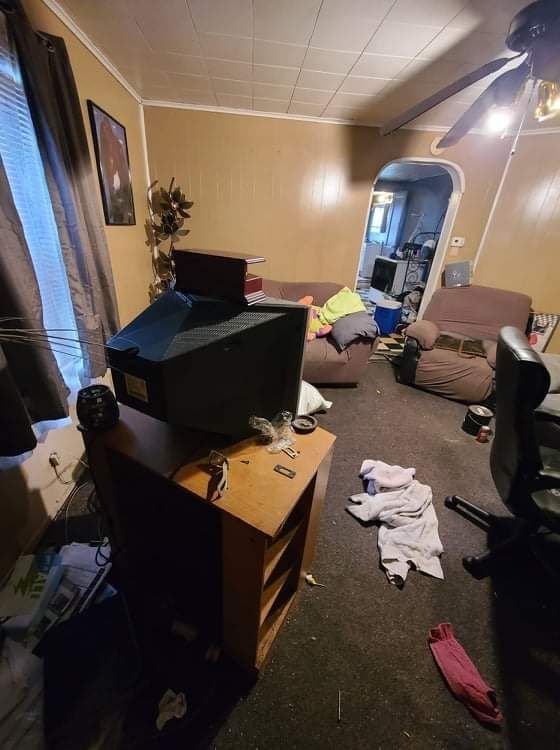 Slide of C&G Handyman Service