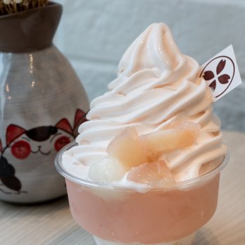 Bloom - Peach Sundae, $7.75 - Cafes Near Me - Toronto, Ontario