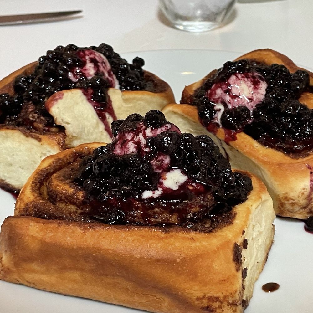 Eight4Nine - Cinnamon Rolls - New American Near Me - Palm Springs, California