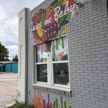 Drip Drop Juices - Art mural from the side - Juice Bars & Smoothies Near Me - Houston, Texas Drip Drop Juices - Art mural from the side - Juice Bars & Smoothies Near Me - Houston, Texas