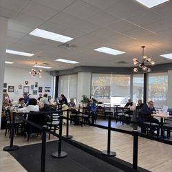 Paula's Donuts - Seating