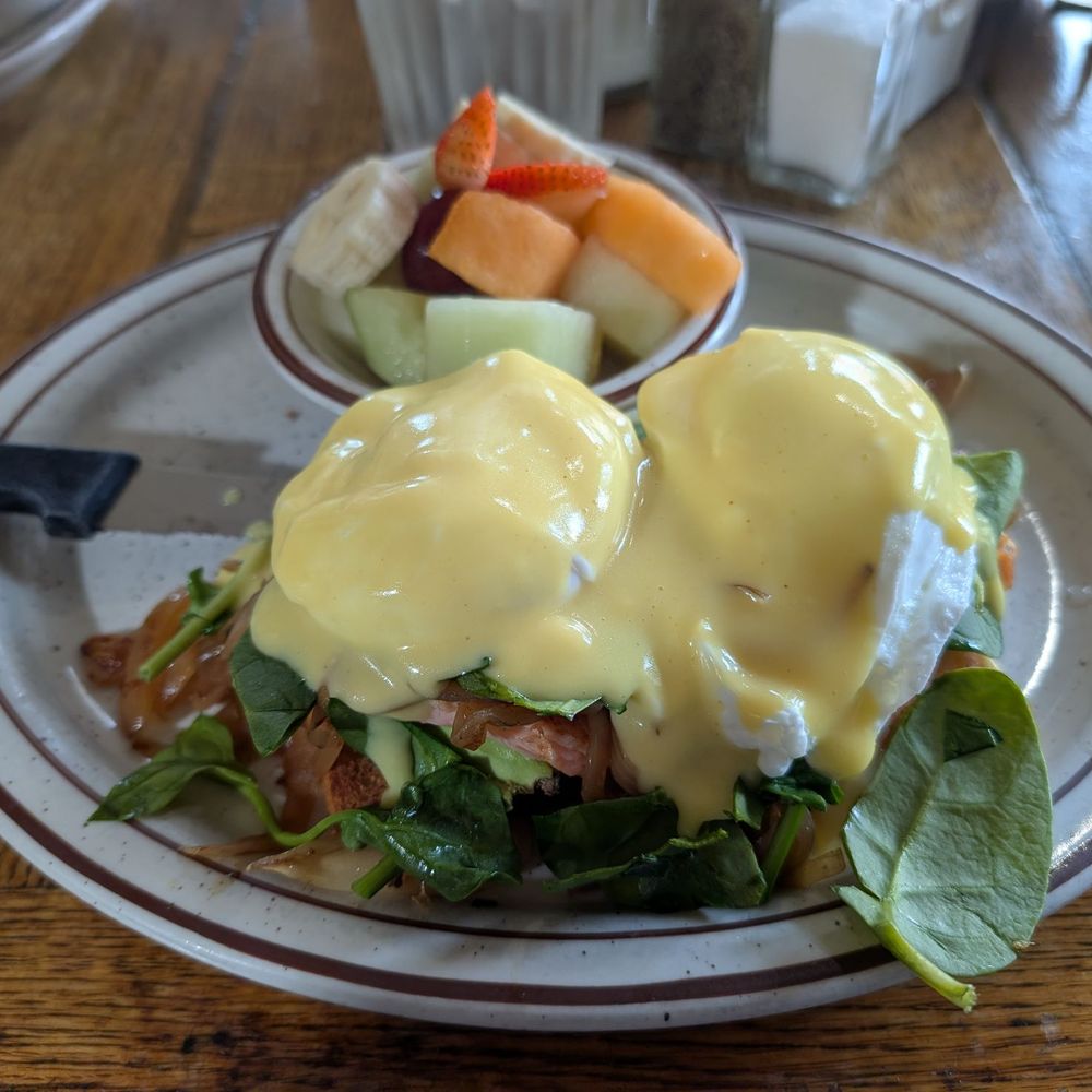 Omelette Express - Pacific Benedict with Gluten Free Bread - Breakfast & Brunch Near Me - Santa Rosa, California