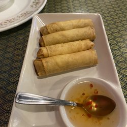Thai Venue - Spring roll with an awesome sauce