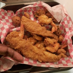 HAPPY TAILS SEAFOOD - 30 Photos & 12 Reviews - 4880 Lakeland Dr, Mobile