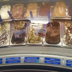 Il Gelatiere - Sapori di Sicilia!!! Pan di Stelle!! Croccante con amarena!! I recommend all of them! Next: pistachio + mandorlatte.