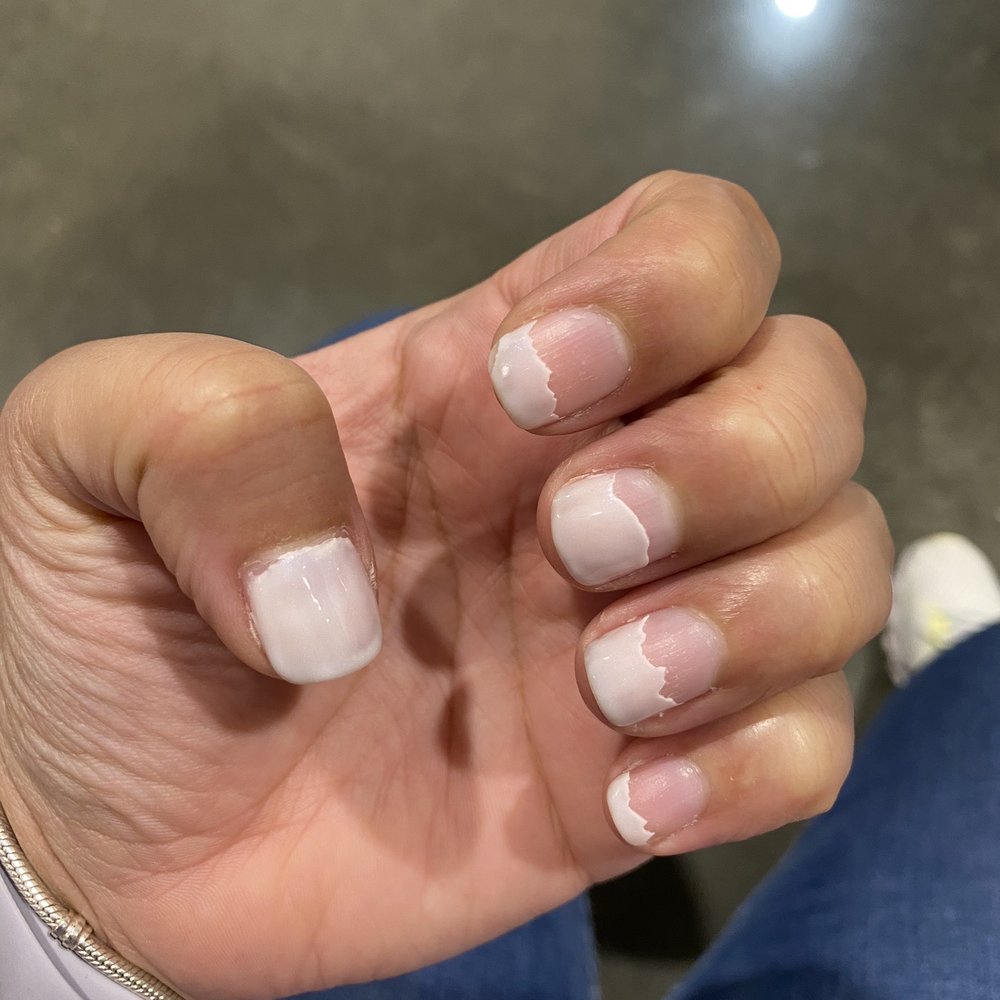 Minaillium - This was a week in, had the urge to peel them because they kept getting caught in my hair and other things. - Nail Salons Near Me - Valencia, California