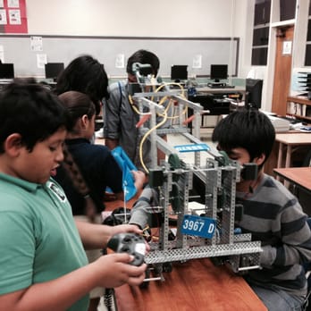 Castle Park High School - Trojan Robotics Outreach training 4th graders in robotics basics - Middle Schools & High Schools Near Me - Chula Vista, California Castle Park High School - Trojan Robotics Outreach training 4th graders in robotics basics - Middle Schools & High Schools Near Me - Chula Vista, California