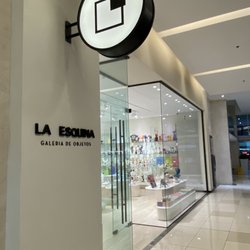 La Esquina - Entrance