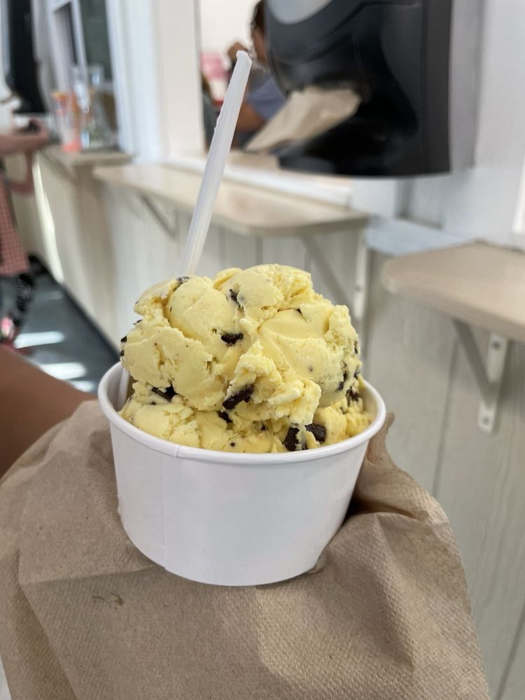 Bobby-Sue's Homemade Ice Cream Logo