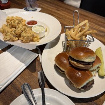 Yard House - Bars Near Me - East Rutherford, New Jersey Yard House - Bars Near Me - East Rutherford, New Jersey