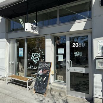Elephant Garden Creamery - Front of ice cream shop~ - Ice Cream & Frozen Yogurt Near Me - Vancouver, British Columbia