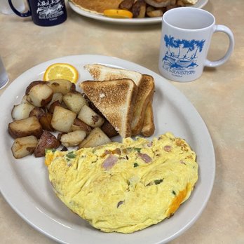 Blue Dolphin Cafe - Western omelette - YUMMM - Burgers Near Me - Longboat Key, Florida