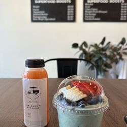 The Local Juice Company - Bruin Blast Smoothie bowl and Oklahoma Sunshine juice