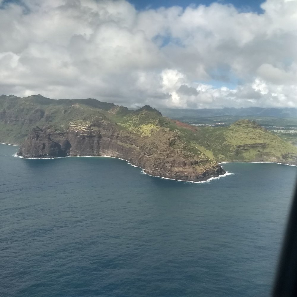 Alaska Airlines - Landing approach to Lihue Airport, Kauai December 2019 - Airlines Near Me - San Jose, California Alaska Airlines - Landing approach to Lihue Airport, Kauai December 2019 - Airlines Near Me - San Jose, California