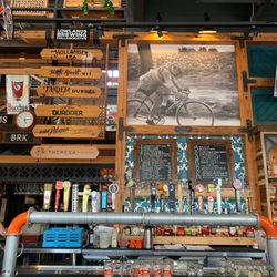 Café Hollander Brookfield Corners