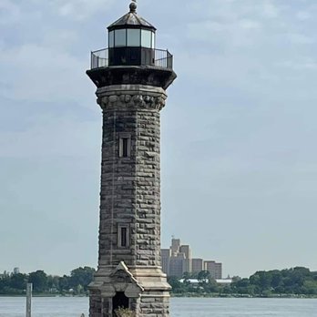 Roosevelt Island Lighthouse - Roosevelt Island Lighthouse - Landmarks & Historical Buildings Near Me - New York, New York Roosevelt Island Lighthouse - Roosevelt Island Lighthouse - Landmarks & Historical Buildings Near Me - New York, New York