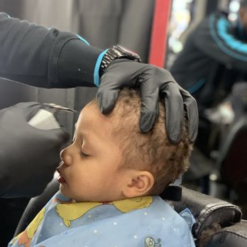 the DAPPERY Barber Shop - My 2 year old son getting his haircut by Daniel - Barbers Near Me - San Leandro, California