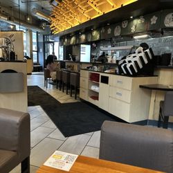 Kizuki Ramen & Izakaya - Where is the lunch rush? It's noon.