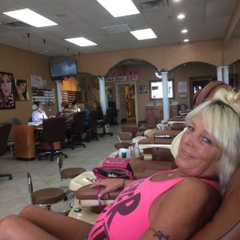 Maria's Nails - Sister was almost asleep  in massage chair - Nail Salons Near Me - Mobile, Alabama