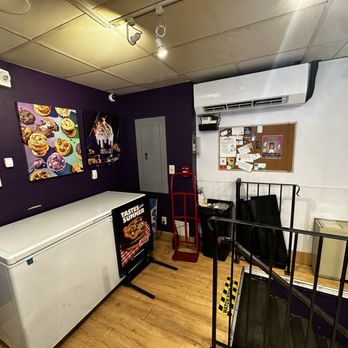 Insomnia Cookies - Desserts Near Me - Cambridge, Massachusetts