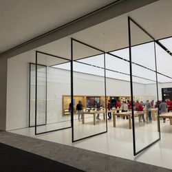 Apple SoNo Collection - Entrance to Apple SoNo