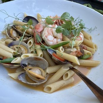 RumFire - Wok stir fried tiger shrimp and Manila clam pasta - Asian Fusion Near Me - Honolulu, Hawaii