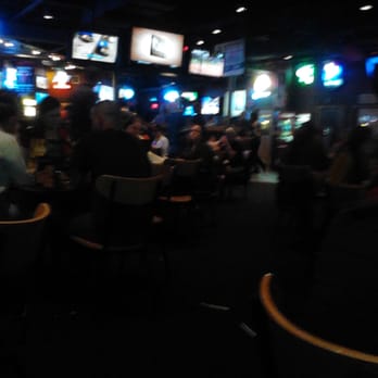 Buffalo Wild Wings - American Near Me - Champaign, Illinois