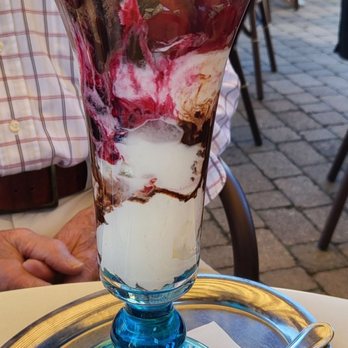 Crema-Gelato - Ice Cream & Frozen Yogurt Near Me - Holzkirchen, BY Crema-Gelato - Ice Cream & Frozen Yogurt Near Me - Holzkirchen, BY