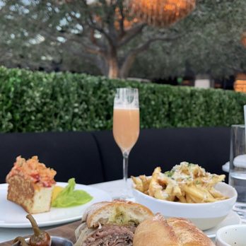 RH Dallas | The Gallery on Knox Street - LOBSTER ROLL, SHAVED RIBEYE ON CHARRED GARLIC BREAD, TRUFFLE FRIES, RH BELLINI - Home Decor Near Me - Dallas, Texas RH Dallas | The Gallery on Knox Street - LOBSTER ROLL, SHAVED RIBEYE ON CHARRED GARLIC BREAD, TRUFFLE FRIES, RH BELLINI - Home Decor Near Me - Dallas, Texas