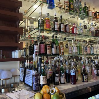 Bar Sinizki - Bar area - Bars Near Me - Los Angeles, California