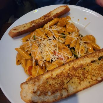 Cheddar's Scratch Kitchen - This was the rattlesnake pasta, it was good but very very spicy. But all in all really good. - American Near Me - San Marcos, Texas