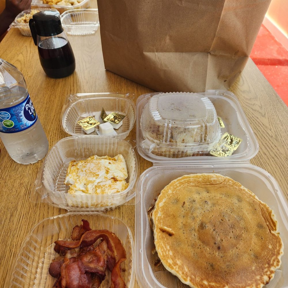 Pancake House - Blueberry pancakes, hash, bacon, & over medium eggs - Breakfast & Brunch Near Me - Hyattsville, Maryland Pancake House - Blueberry pancakes, hash, bacon, & over medium eggs - Breakfast & Brunch Near Me - Hyattsville, Maryland