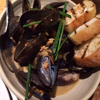 Duke's La Jolla - Mussels adobo - New American Near Me - La Jolla, California