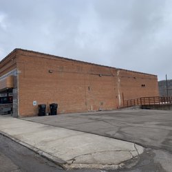 The Korner - Street and off street parking available
