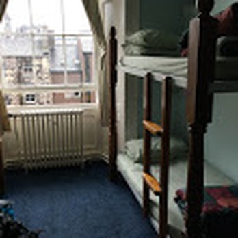 Castle Rock Hostel - Bunks and view of 14 bed room - Hostels Near Me - Edinburgh, EDH