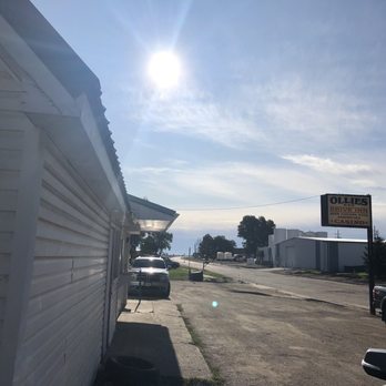 Ollie's Drive Inn - the sun shining over the motel - Burgers Near Me - Elk Point, South Dakota Ollie's Drive Inn - the sun shining over the motel - Burgers Near Me - Elk Point, South Dakota