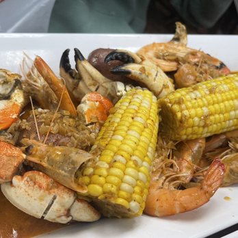 Cajun Deli - Crab, shrimp, corn & potatoes - Cajun/Creole Near Me - Shakopee, Minnesota