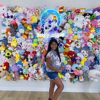 Cozy Claw - Olive and I had great father/daughter date at Cozy Claw! Amazing staff and great claw machines! - Arcades Near Me - Gilbert, Arizona