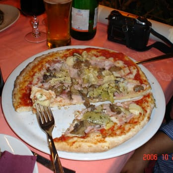 San Provolo - Ham, artichoke & mushroom pizza - VN - Italian Near Me - Venezia, VE San Provolo - Ham, artichoke & mushroom pizza - VN - Italian Near Me - Venezia, VE