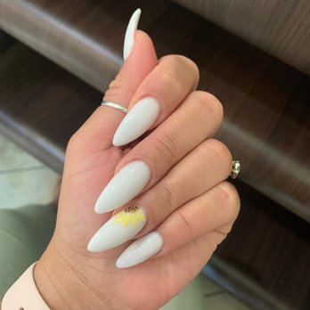 Royal Nails & Spa - Nail Salons Near Me - Oak Hills, California