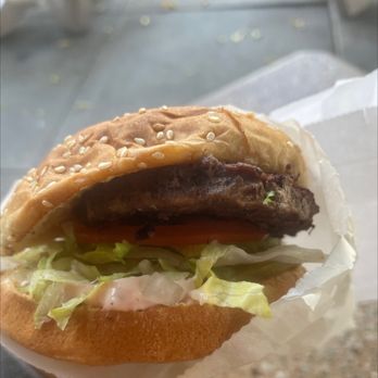 Jeff's Freezette - Classic hamburger - Burgers Near Me - Colusa, California